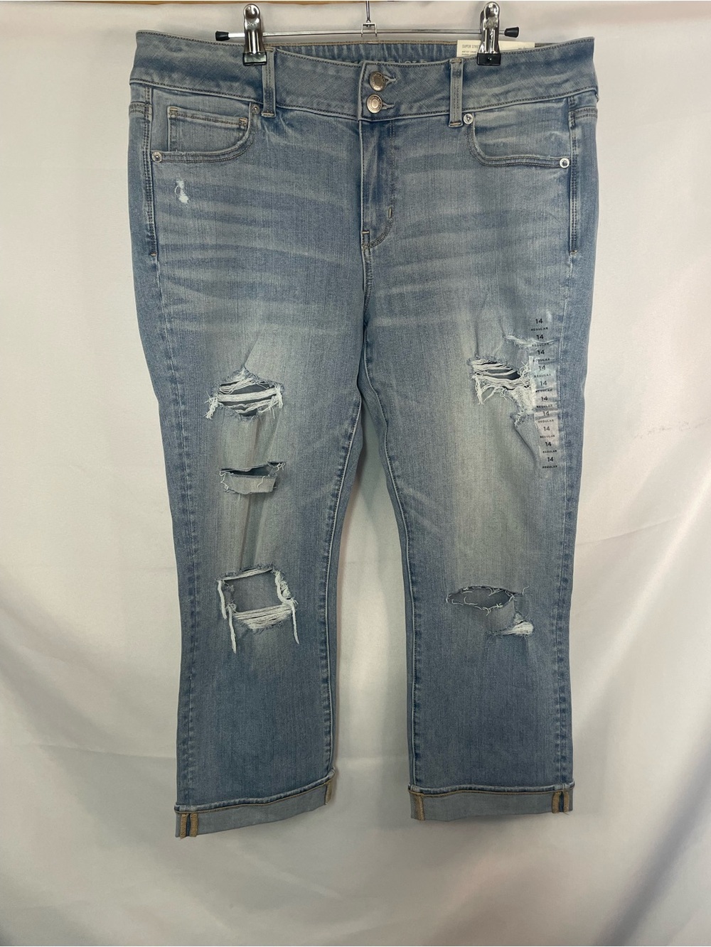 NWT American Eagle gripped jeans, distressed, and cuffed. Womens size 14R